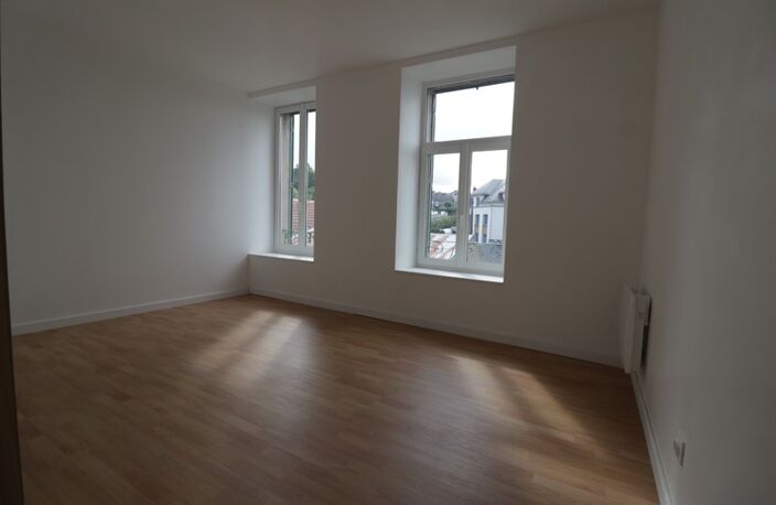 A VOIR ! Maison à vendre 7 pièces MAURIAC (15) — photo 3