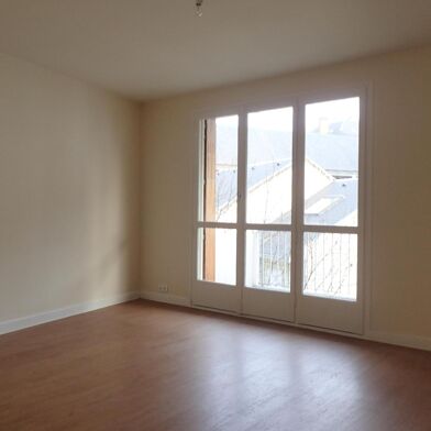 Appartement 2 pièces 706 €