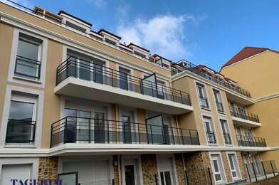 Appartement 3 pièces 967 €
