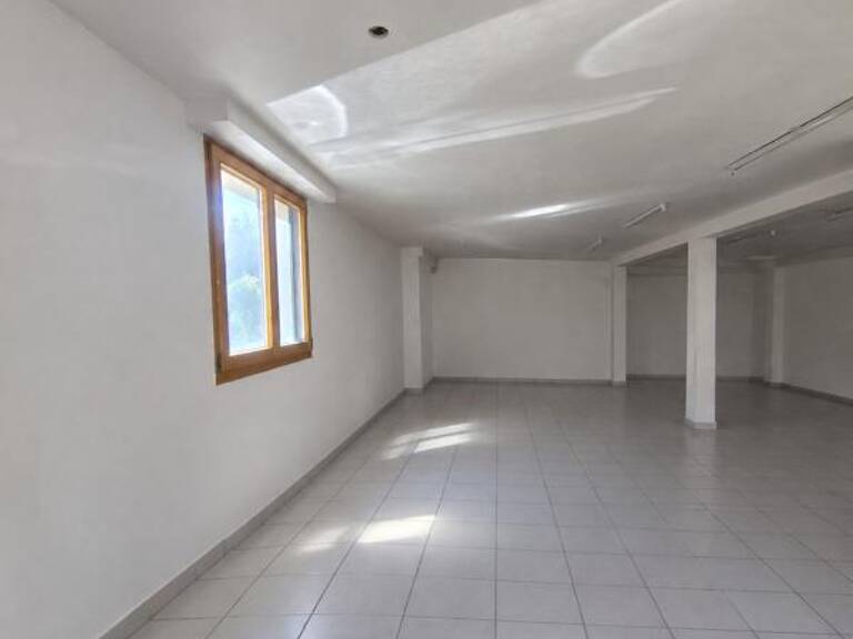 Local lumineux 130 m2 — photo 1