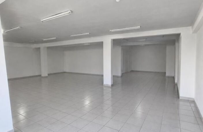 Local lumineux 130 m2 — photo 3