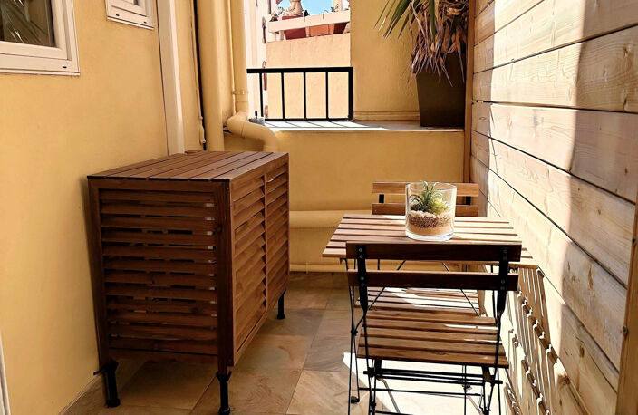 PERPIGNAN- GARE - STUDIO MEUBLÉ AVEC TERRASSE — photo 5