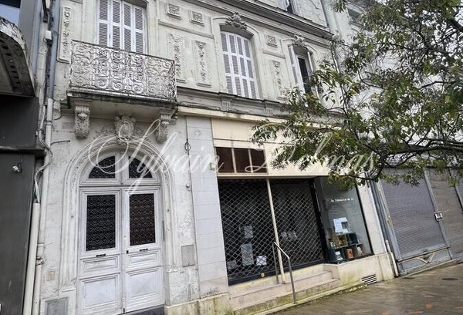Immeuble à vendre CHATELLERAULT (86) — photo 1