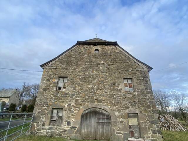 CORPS DE FERME, MAISON ET GRANGE — photo du bien