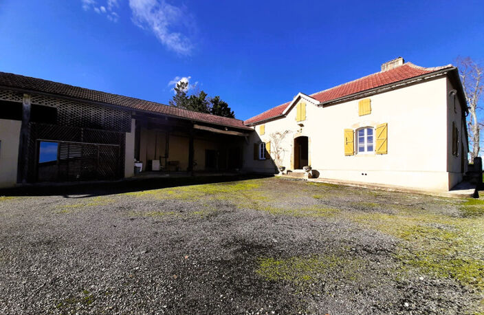 Ancienne ferme de 1796 sur 3,7 Hectares, dépendances, vue sur les Pyrénées — photo 2