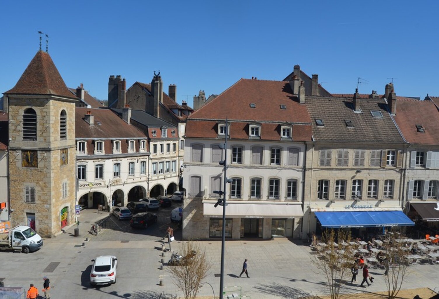 Local/bureau à vendre LONS LE SAUNIER (39) — photo 1