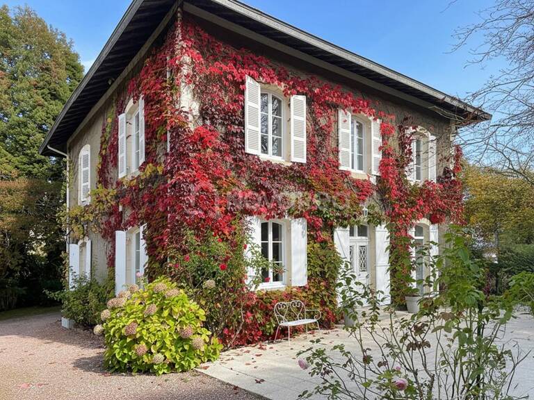 Maison 8 pièces — photo 1