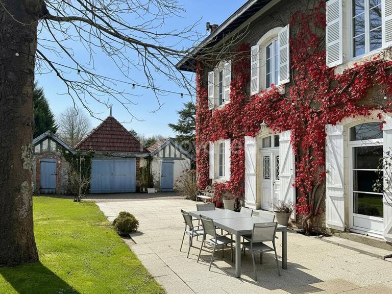 Maison 8 pièces — photo 1
