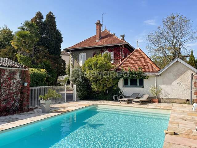 Maison 8 pièces — photo du bien