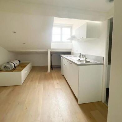 Appartement 1 pièces 330 €