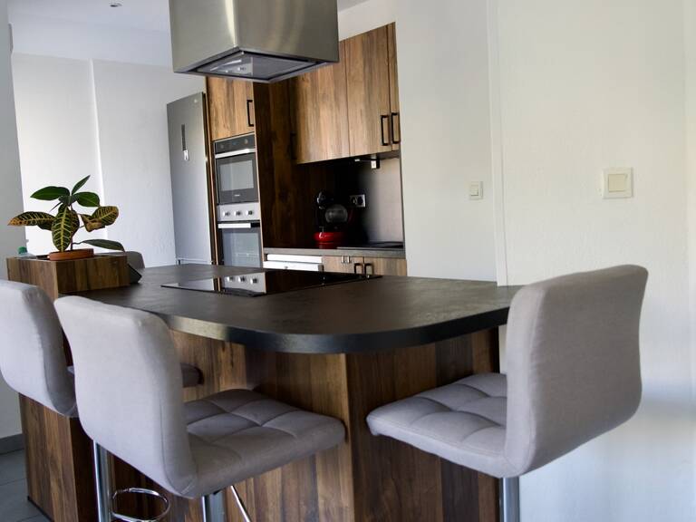 Appartement lumineux avec terrasses, parking fermé et cave – Quartier Saint-Claude — photo 1