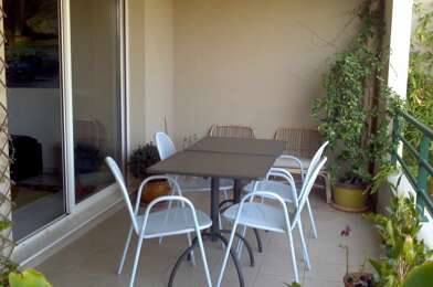 Appartement 3 pièces 885 €