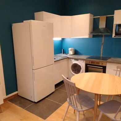 Appartement 4 pièces 900 €