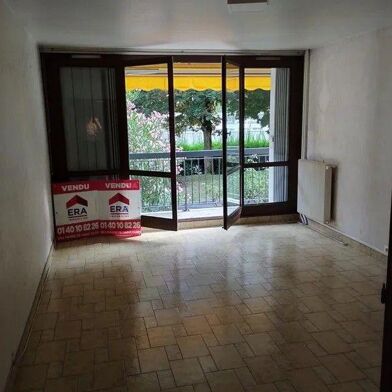 Appartement 3 pièces 1330 €
