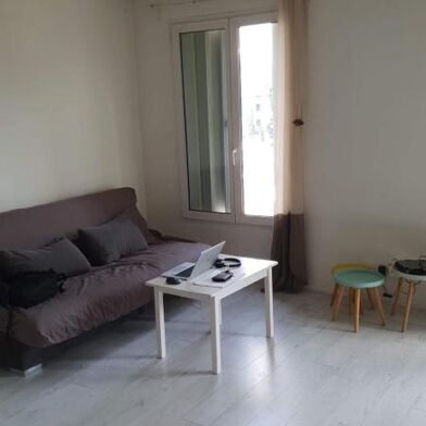 Appartement 1 pièces 896 €