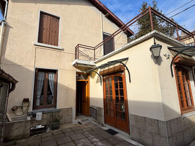 Maison de ville Lyon 8ème 5 pièce(s) 102m2 sur cour. — photo du bien