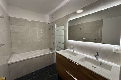 Appartement 4 pièces 1037 €