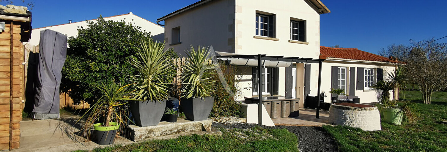 Maison 5 Pièces 123 m² à louer à Lussant (17430)