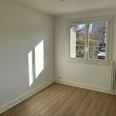 Appartement 3 pièces 677 €