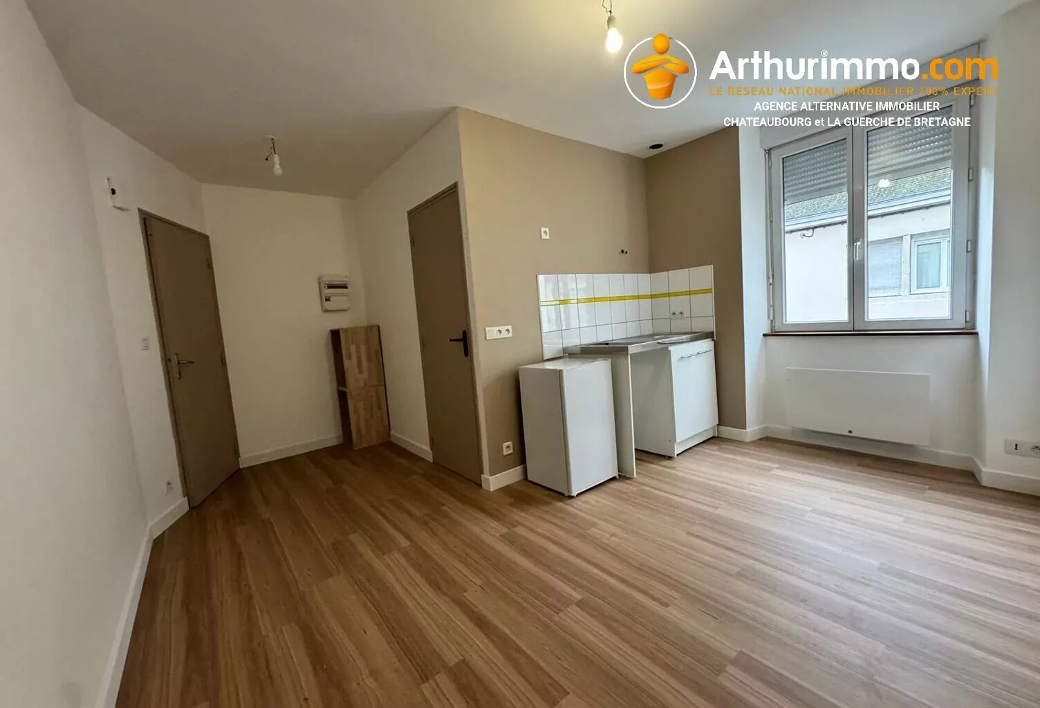 Centre ville RETIERS 35240, Appartement T2, 1er étage — photo 1