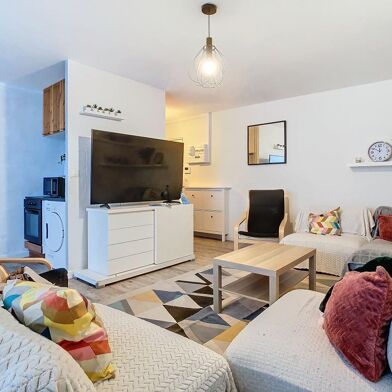 Appartement 5 pièces 1200 €