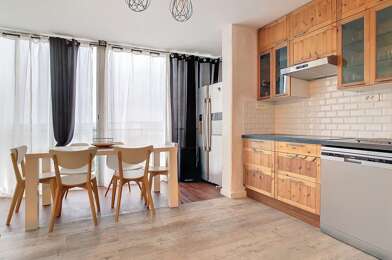 Appartement 5 pièces 1200 €