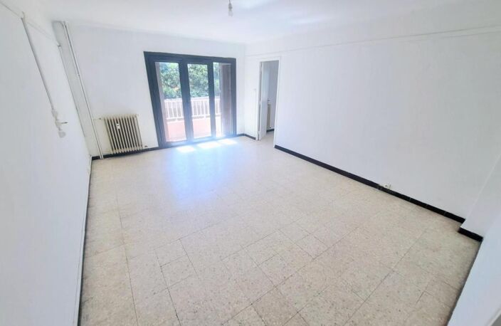 Appartement À Vendre Les Lones, trois chambres SIX FOURS LES PLAGES Rez de chaussée, garage. front de mer — photo 4
