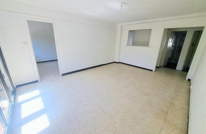 Appartement À Vendre Les Lones, trois chambres SIX FOURS LES PLAGES Rez de chaussée, garage. front de mer — photo 5
