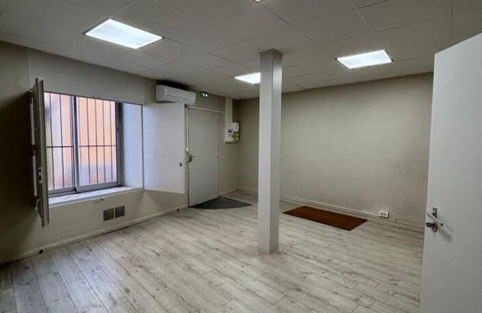 Bureau À Louer centre ville de la Seyne — photo 2