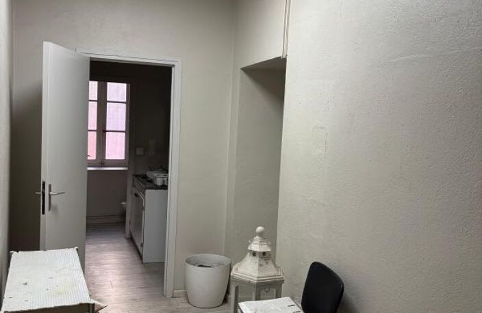Bureau À Louer centre ville de la Seyne — photo 4