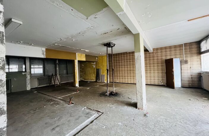 Villefranche centre, local commercial de 100 m2 avec cave et parking — photo 3