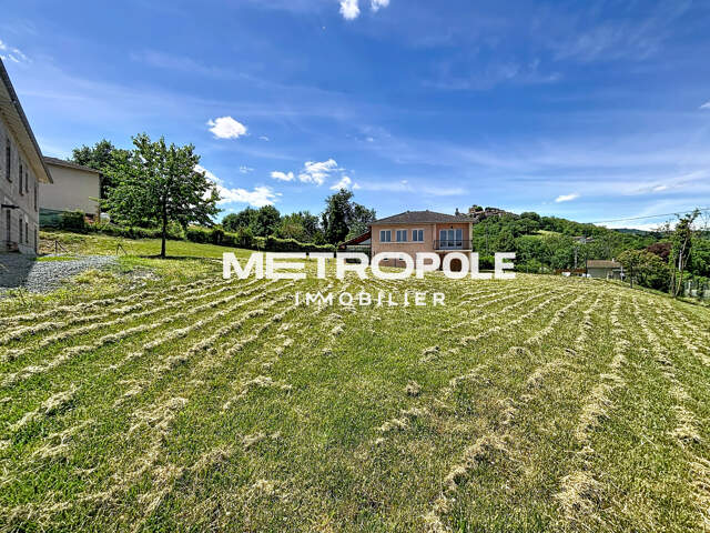 TERRAIN CONSTRUCTIBLE 739 m2 — photo du bien