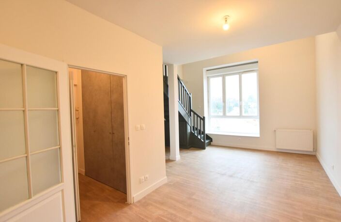 TASSIN LA DEMI LUNE - T4 DUPLEX 77 M2 (106 m2 au sol )- DERNIER ÉTAGE- CHARME DE L'ANCIEN — photo 4