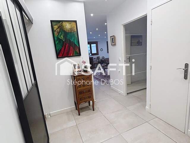 APPARTEMENT DE STANDING ENTRE FORET ET CENTRE VILLE — photo du bien