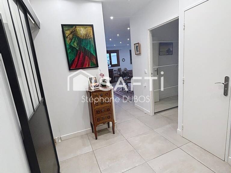 APPARTEMENT DE STANDING ENTRE FORET ET CENTRE VILLE — photo 1