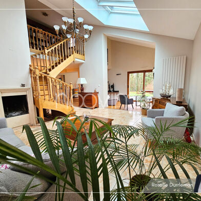 Maison 8 pièces 699340 €