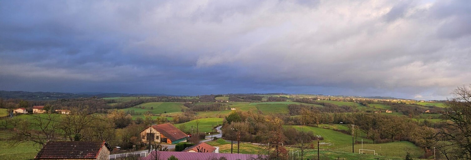 Terrain  2250 m² à vendre à Saint-Santin-de-Maurs (15600)