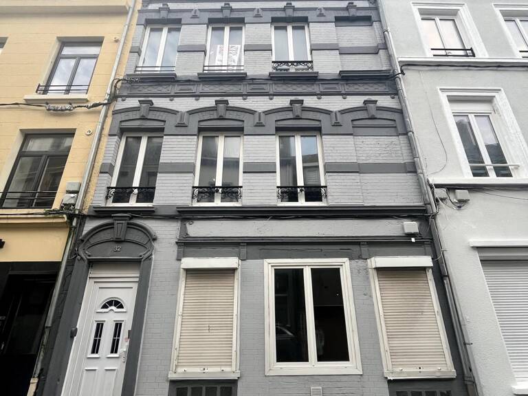 Investissez sans attendre : immeuble déjà loué offrant un rendement immédiat et une gestion simplifiée. — photo 1