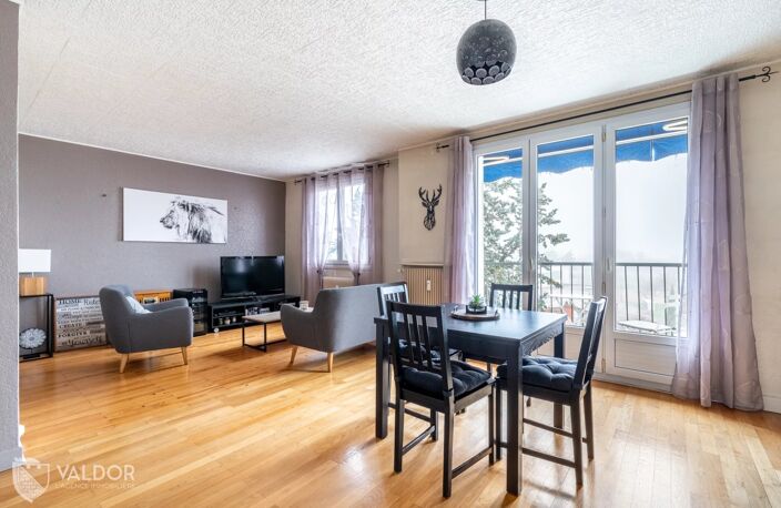 LIMAS - Spacieux T3 aux vues dégagées. — photo 2