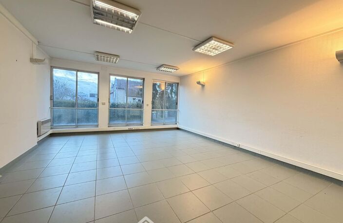 Bureaux - 79m² - Laon — photo 4