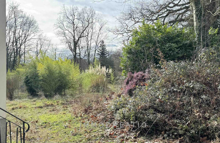 ADRESSE RECHERCHÉE POUR CETTE MAISON SPACIEUSE DANS GRAND PA — photo 2