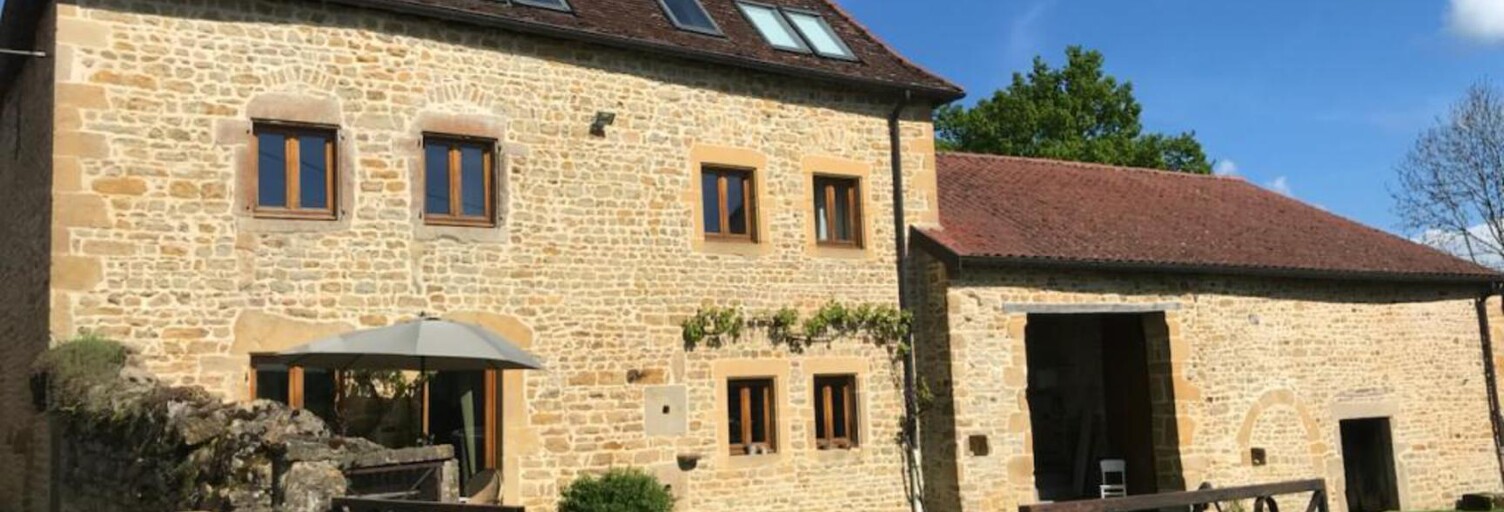 Maison 7 Pièces 250 m² à vendre à La Clayette (71800)