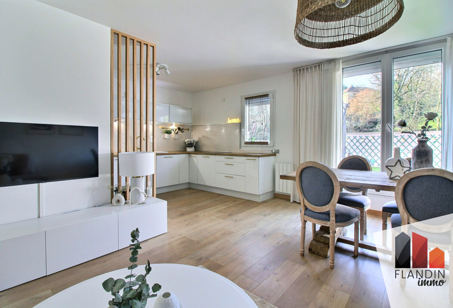 IRIGNY - Appartement T3 de 61 m2 avec superbe terrasse de 26 — photo 1