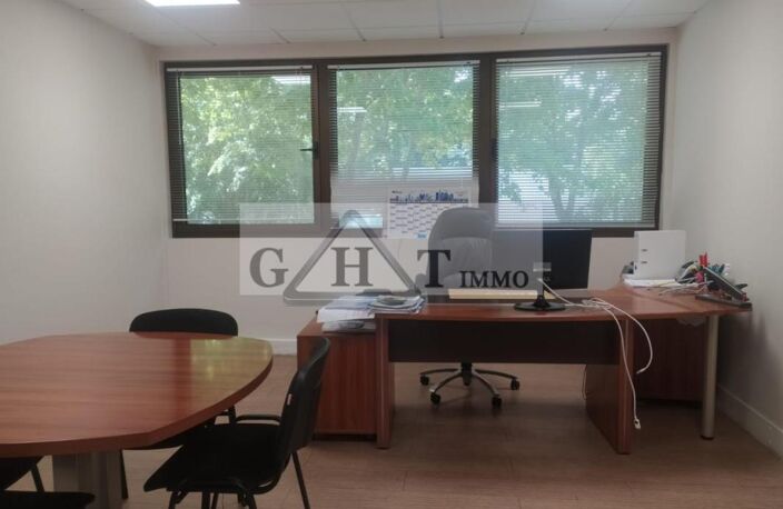 2900 m² entrepot bureaux à louer à collegien — photo 4