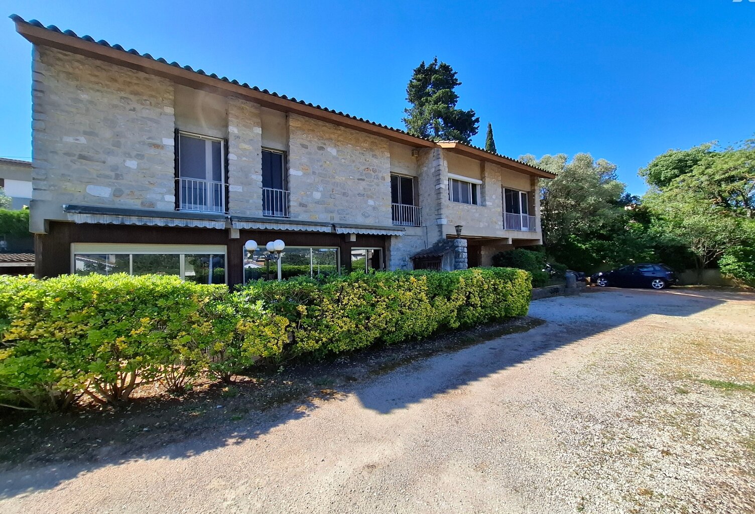 Vente maison 8 pièces 200 m² Toulon (83100) — photo 1