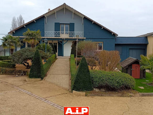 PROPRIETE SIX CHAMBRES 370 M² — photo du bien