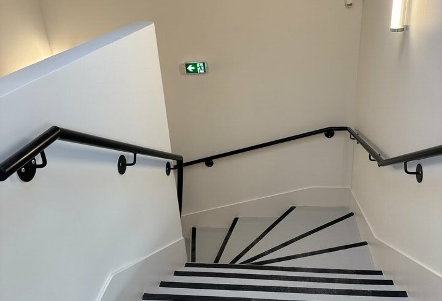 BUREAUX à VENDRE — photo 1
