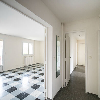 Appartement 4 pièces 106000 €