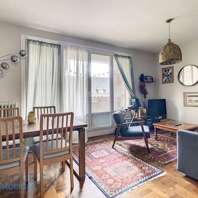 Appartement 2 pièces 760 €