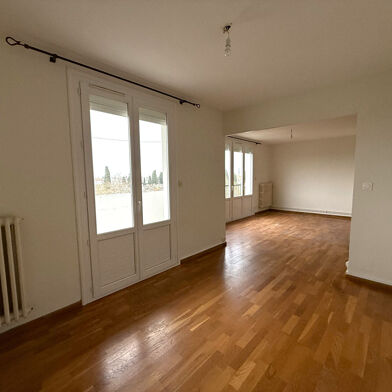 Appartement 4 pièces 750 €